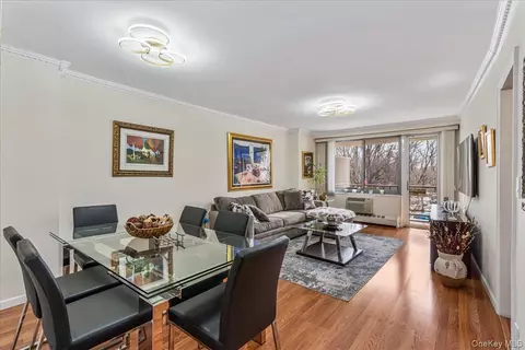 22055 46th Ave #3M, Bayside, NY 11361