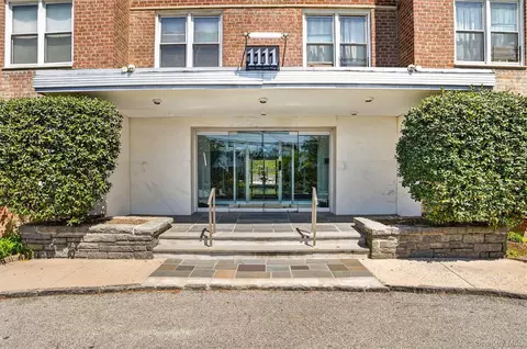 1111 Midland Ave #1B, Yonkers, NY 10708