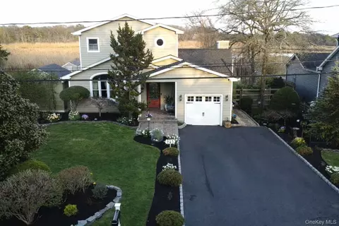 243 S Dunton Ave, Brookhaven, NY 11772