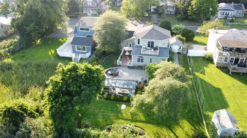 243 S Dunton Ave, Brookhaven, NY 11772