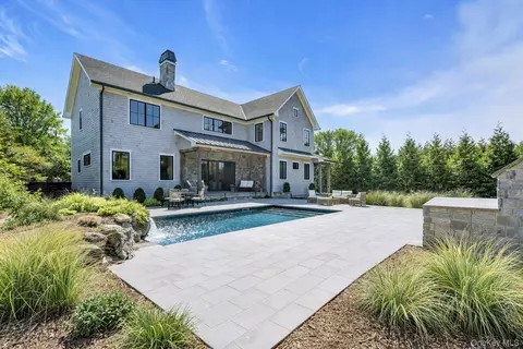 250 Osprey Nest Rd, Greenport, NY 11944