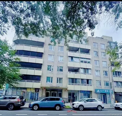 132-03 Sanford Ave #2D, New York, NY 11355