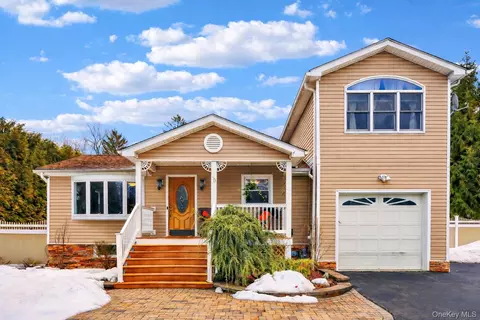 149 Ridge Rd, Clarkstown, NY 10989