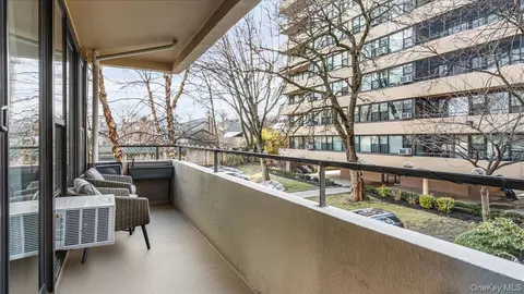 10-24 166th St #3A, New York, NY 11357