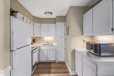 Kitchen - 7-24 166th St #8C, New York, NY 11357 photo 2 of 2