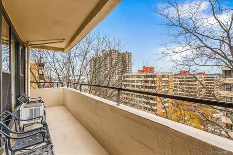 7-24 166th St #8C, New York, NY 11357