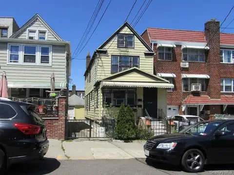 3958 65th St, New York, NY 11377