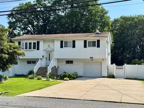 1081 Bay Shore Ave, Bay Shore, NY 11706