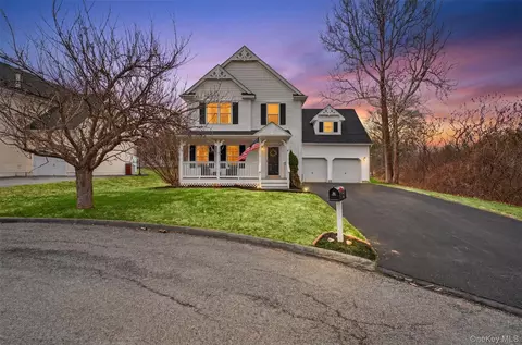 5 Sheldon Gln, Beekman, NY 12570