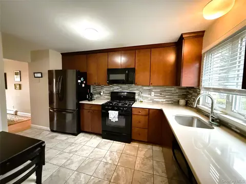 11 Barnett Dr #2, Monroe, NY 10950