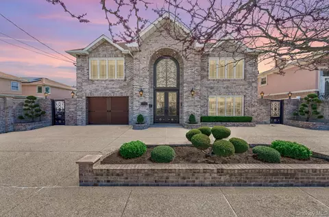 163-15 86th St, New York, NY 11414