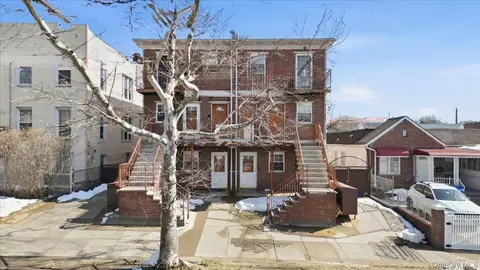 3544 3546 Laconia Ave, New York, NY 10469