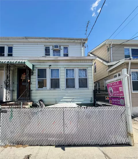 41-31 95th St, Elmhurst, NY 11373