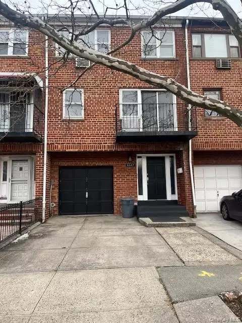 6512 Maurice Ave, New York, NY 11377