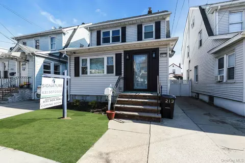 92-13 245th St, Hempstead, NY 11001