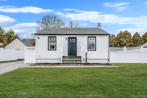 24 Forest Ave, West Babylon, NY 11704