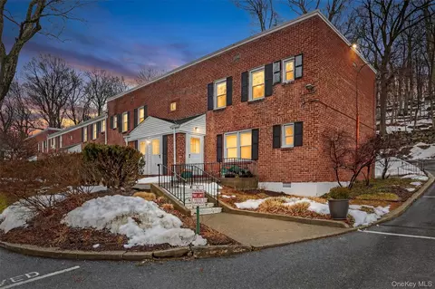 120 N Broadway #11C, Greenburgh, NY 10533