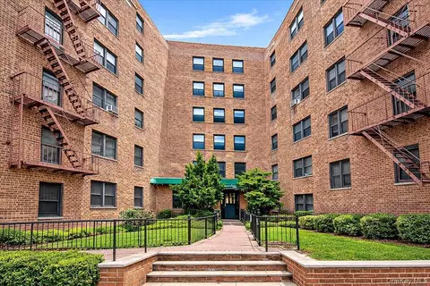139-05 85th Dr #4G, Jamaica, NY 11435