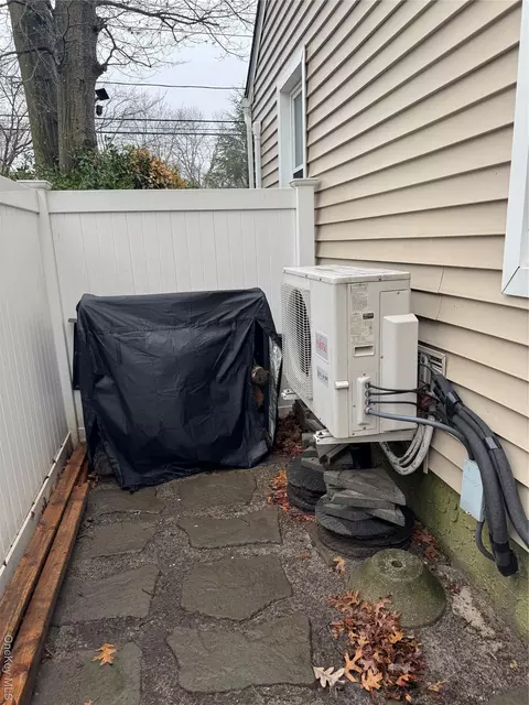 Exterior - 41 W 6th St, Patchogue, NY 11772 photo 3 of 7