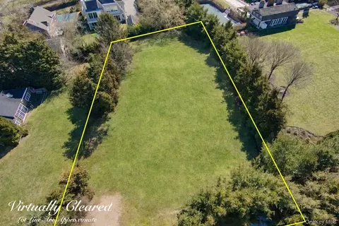 81 Hildreth Ln, Southampton, NY 11932