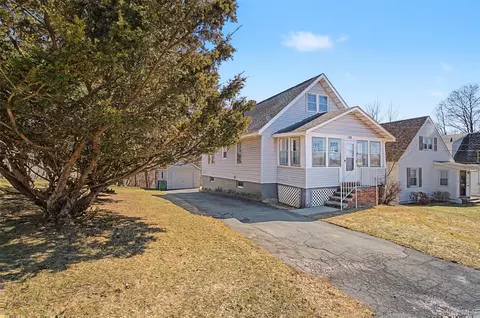 108 Sproat St, Middletown, NY 10940