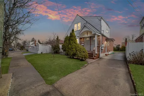 88-05 Winchester Blvd, New York, NY 11427