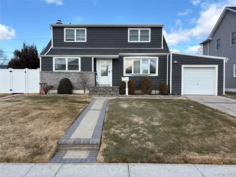3021 Terrace Rd, Wantagh, NY 11793
