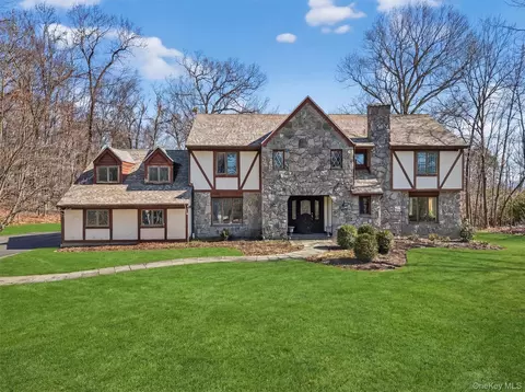 57 Innsbruck Blvd, East Fishkill, NY 12533