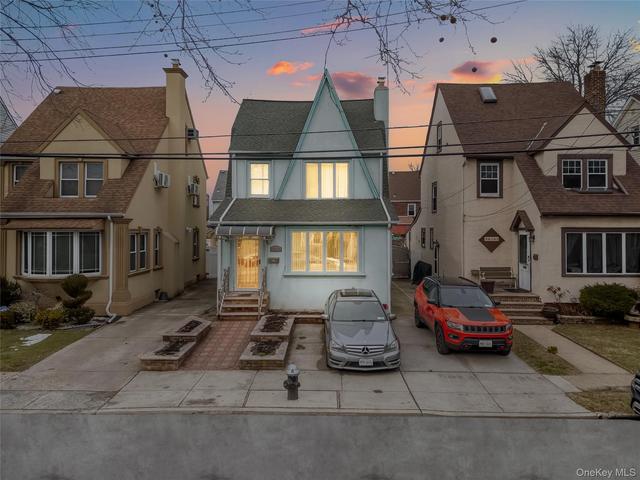 241-19 86th Rd, New York, NY 11426