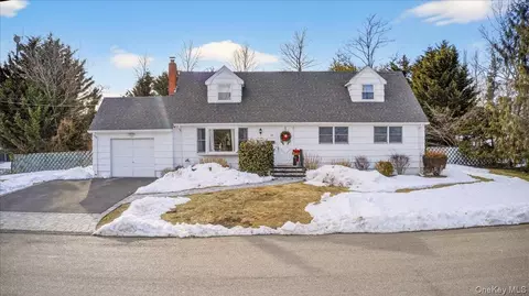 Exterior - 52 Central Ave, Patchogue, NY 11772 photo 2 of 3