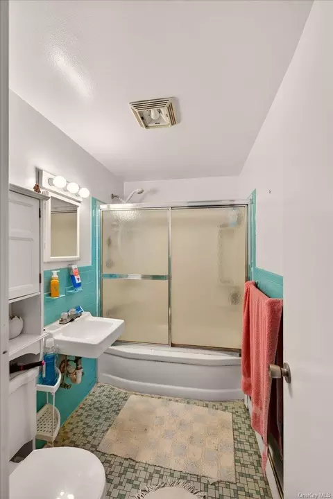 Bath - 52 Central Ave, Patchogue, NY 11772 photo 3 of 3