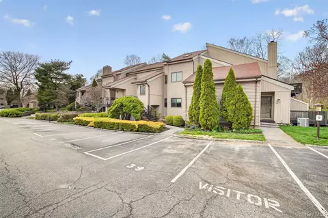 9 Nicole Cir #8, Ossining, NY 10562