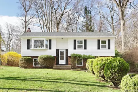49 E Hall Ave, Clarkstown, NY 10956