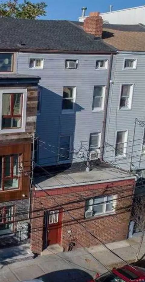 11-51 Welling Ct, New York, NY 11102