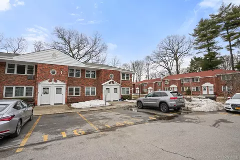2710 South Rd #C6, Poughkeepsie, NY 12601
