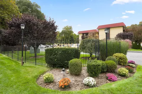 18 Granada Cres #14, White Plains, NY 10603