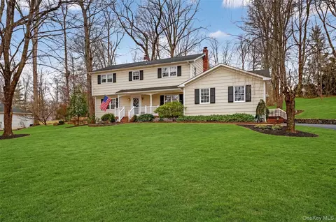541 Giordano Dr, Yorktown, NY 10598