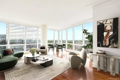 1 Renaissance Sq #25G, White Plains, NY 10601