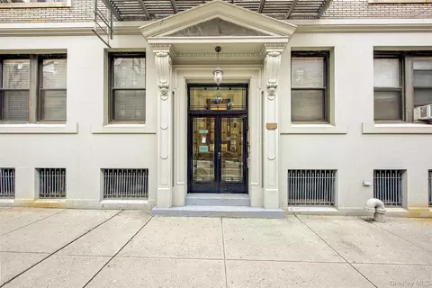 35-35 82nd St #23, New York, NY 11372