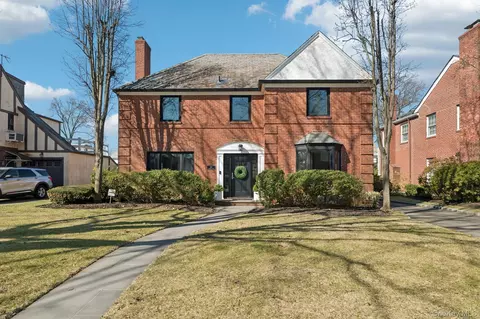 116 Kildare Rd, Garden City, NY 11530