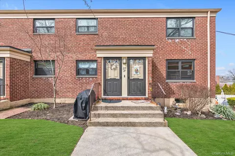 219-29 75th Ave #300A2, Oakland Gardens, NY 11364