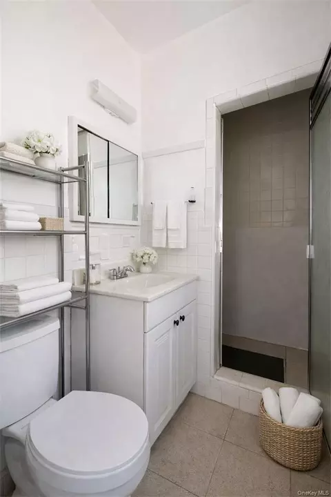 Bath - 134-54 Maple Ave #2W, Flushing, NY 11355 photo 1 of 2
