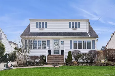 2576 Legion St, Bellmore, NY 11710