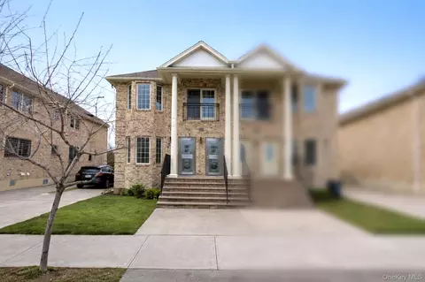 15121 17th Ave, Whitestone, NY 11357