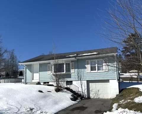 12 Bruce St, Newburgh, NY 12550