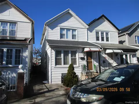 94-10 82nd Pl, New York, NY 11416
