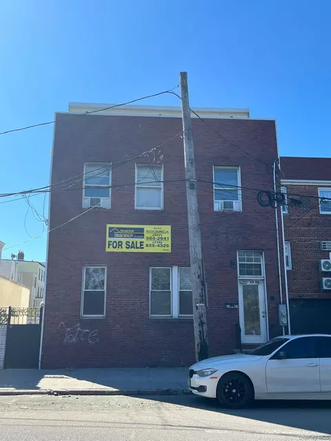 6040 55th Dr, New York, NY 11378