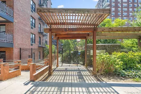 8710 51st Ave #1N, New York, NY 11373