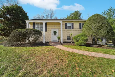 551 Westfield Dr, Clarkstown, NY 10989