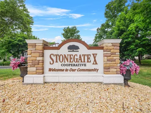 210 Parkside Dr #210, Ramapo, NY 10901